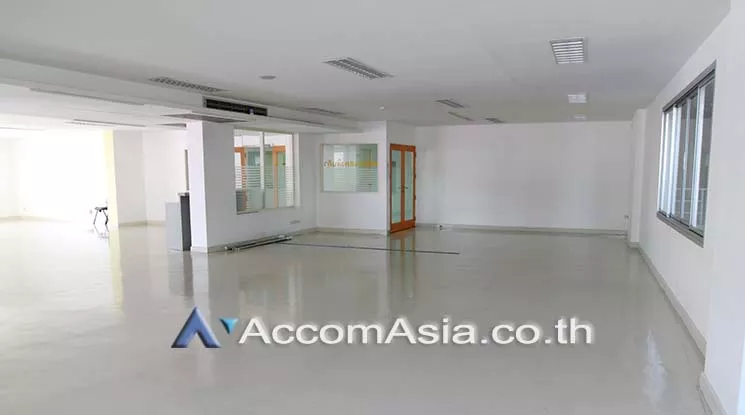 9  Office Space For Rent in Sukhumvit ,Bangkok BTS Ekkamai at Compomax Building AA18919